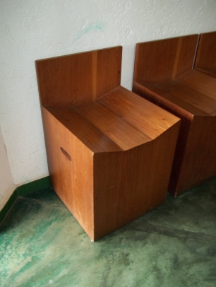 Figura  4 – Bancos de madeira projeto de Lina Bo. Foto: Ricardo Carranza, 2011